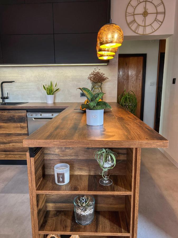 Apartmani Mia Palit Екстер'єр фото