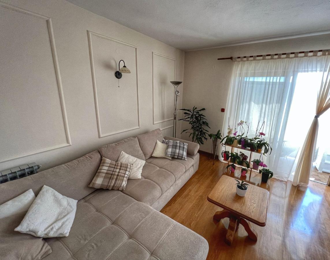 Apartmani Mia Palit Екстер'єр фото