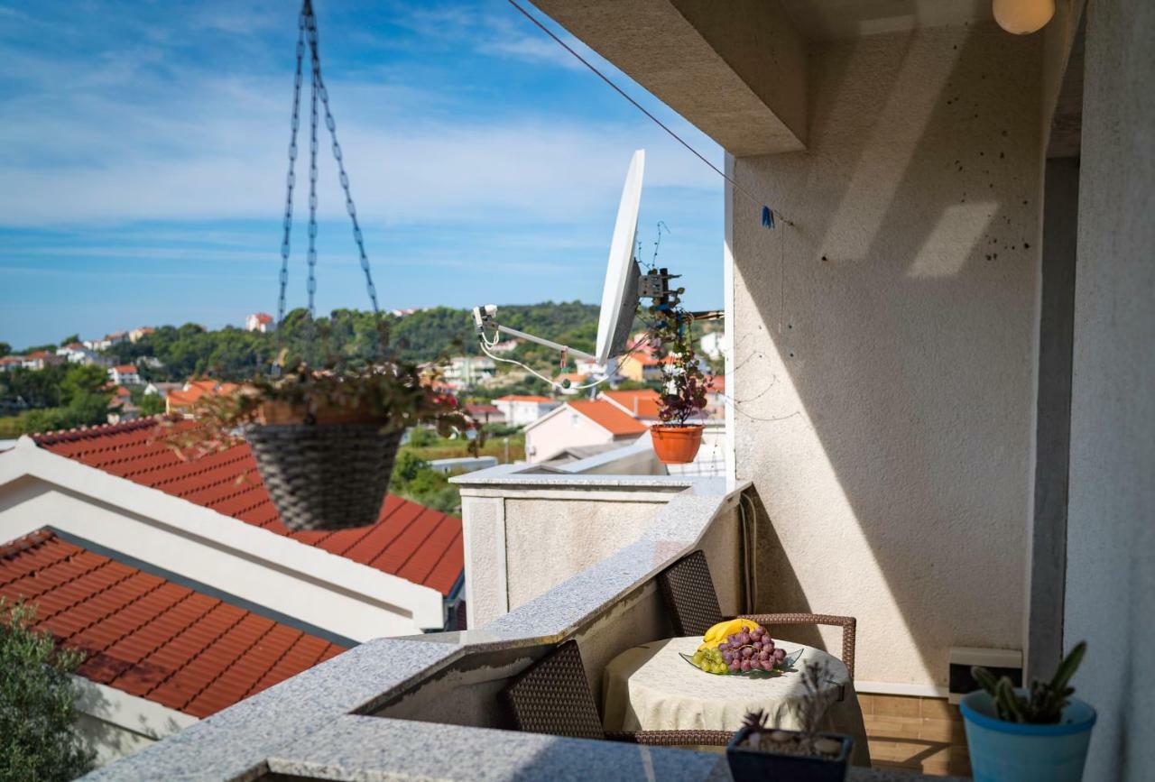 Apartmani Mia Palit Екстер'єр фото