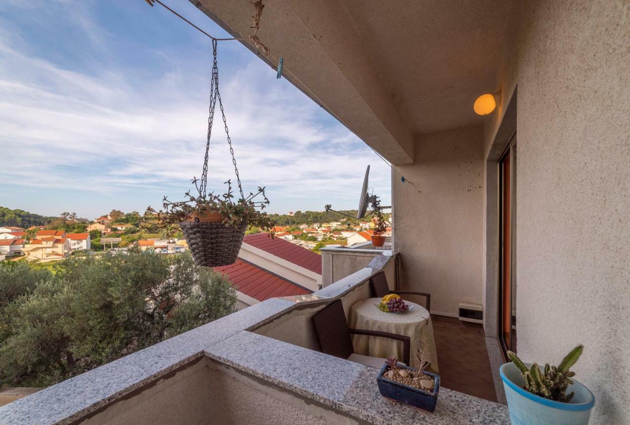 Apartmani Mia Palit Екстер'єр фото