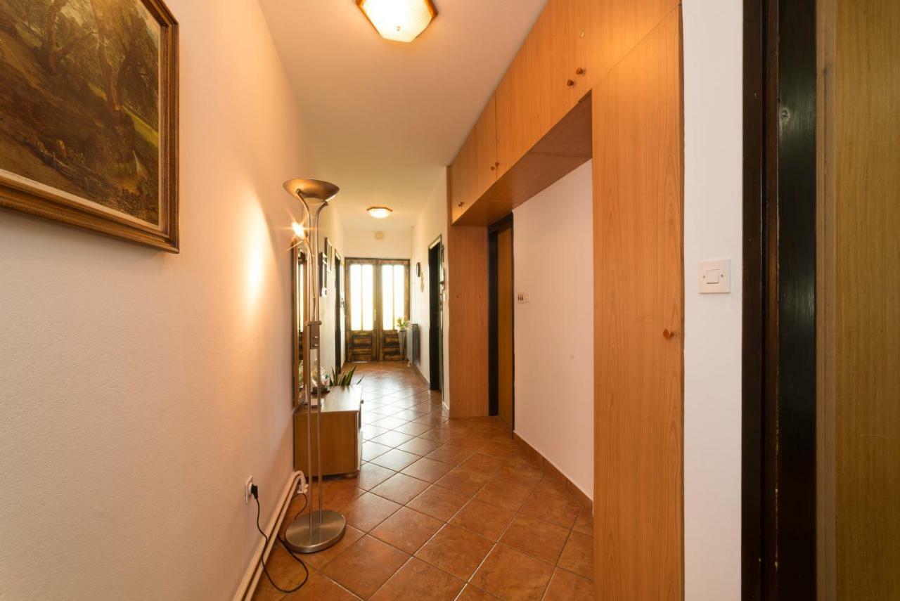Apartmani Mia Palit Екстер'єр фото